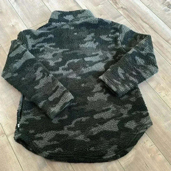 Koolaburra by UGG Sherpa Pullover Sage Green Camo Sz S - Picture 7 of 8